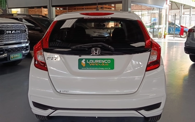 imagem-https://www.socarrao.com.br/sc-vehicle-images-prod/1949180/1788285865834-34ul1LPNlL6wyTv7n68SRn5KzCbT17sb.jpg
