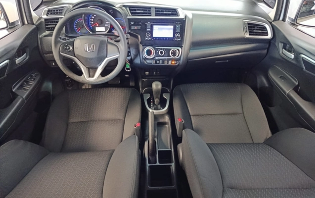 imagem-https://www.socarrao.com.br/sc-vehicle-images-prod/1949180/1788285865837-h27QfYNODP1mBARI4RQ2CgBbOI6JYRFm.jpg