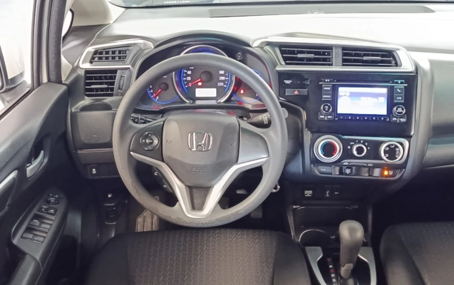 imagem-https://www.socarrao.com.br/sc-vehicle-images-prod/1949180/1788285865839-3UcO2BZeVFrpVuFixeBh0dd9YoMDxhTK.jpg