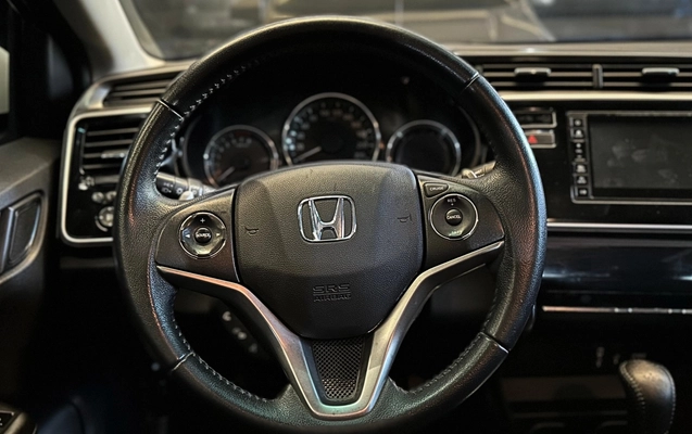 imagem-https://www.socarrao.com.br/sc-vehicle-images-prod/1949574/1780503846012-6_043314.jpg