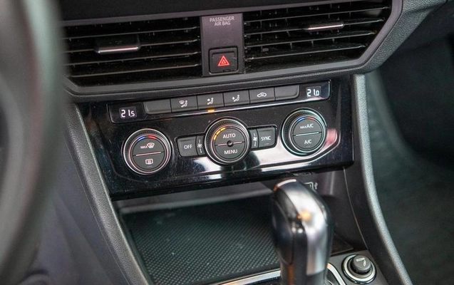 imagem-https://www.socarrao.com.br/sc-vehicle-images-prod/1950090/1789650087397-8152989_1_B_81ba873223.jpeg