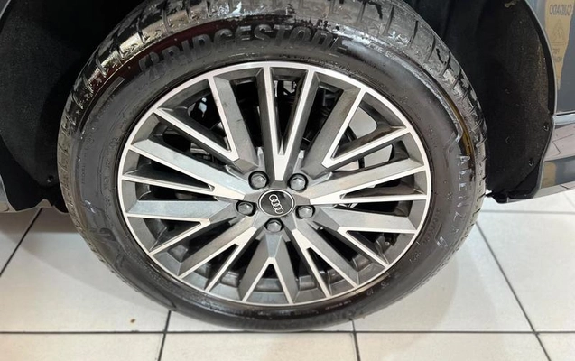imagem-https://www.socarrao.com.br/sc-vehicle-images-prod/1950527/1788472509401-8103680_8_B_45739e8106.jpeg