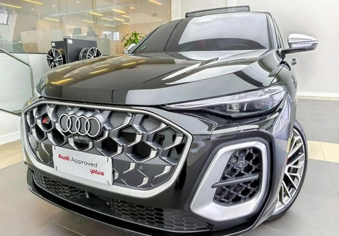 Audi SQ5 2025 Preto — foto 1 de 3