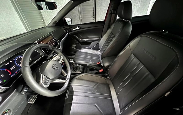 imagem-https://www.socarrao.com.br/sc-vehicle-images-prod/1950546/1786189273269-7736217_14_B_9f89244e15.jpeg