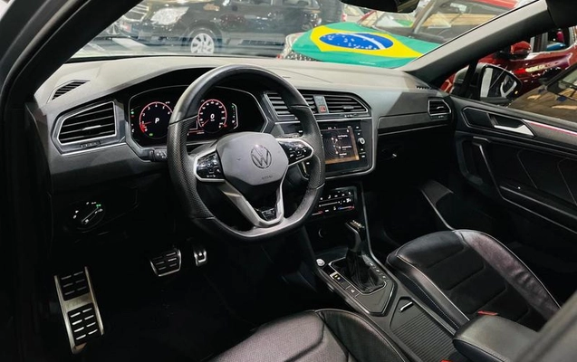 imagem-https://www.socarrao.com.br/sc-vehicle-images-prod/1950550/1787941164268-7735526_17_B_4dad6563df.jpeg