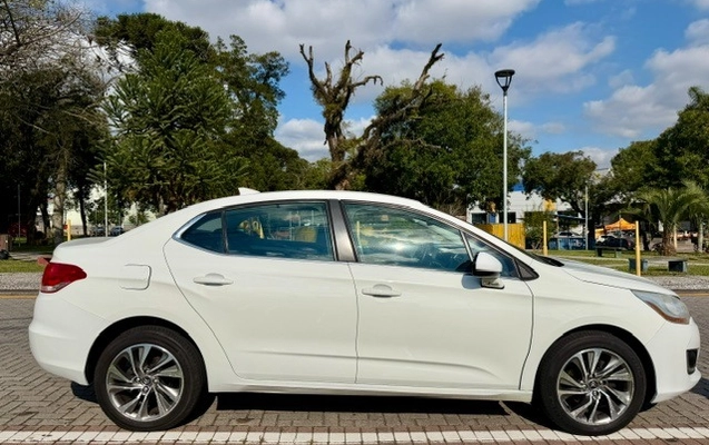 imagem-https://www.socarrao.com.br/sc-vehicle-images-prod/1950554/1784387385613-25c0e394-19cd-48d0-a980-cc936ebf60f7.jpg