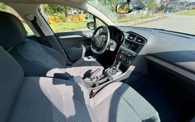 imagem-https://www.socarrao.com.br/sc-vehicle-images-prod/1950554/1784387385615-85c77327-aec7-4b76-a6a9-549b51e0dff6.jpg