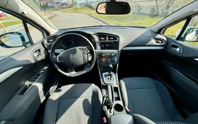 imagem-https://www.socarrao.com.br/sc-vehicle-images-prod/1950554/1784387385617-5d05cb94-baf7-40c1-9b2b-6d1c7f0bc366.jpg
