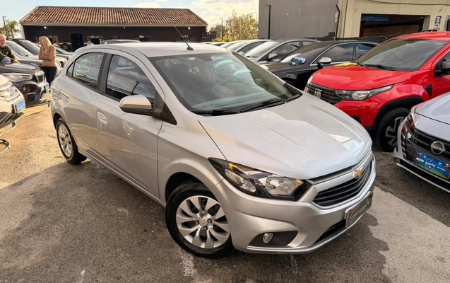 imagem-https://www.socarrao.com.br/sc-vehicle-images-prod/1950737/1780509617205-V2hhdHNBcHAgSW1hZ2UgMjAyNi0wNi0wMSBhdCAxNi4xNi4wNS5qcGVn.jpeg
