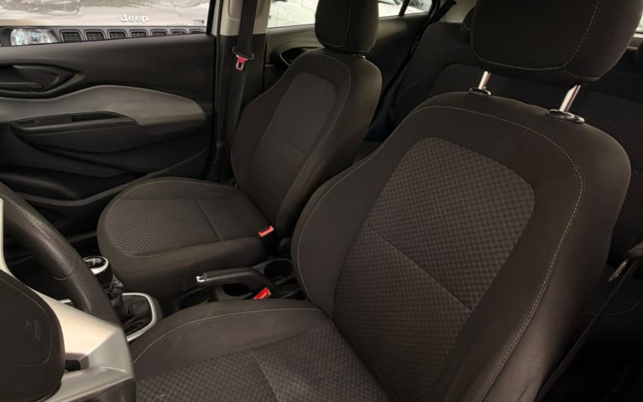 imagem-https://www.socarrao.com.br/sc-vehicle-images-prod/1950737/1780509617977-V2hhdHNBcHAgSW1hZ2UgMjAyNi0wNi0wMSBhdCAxNi4xNi4yMS5qcGVn.jpeg