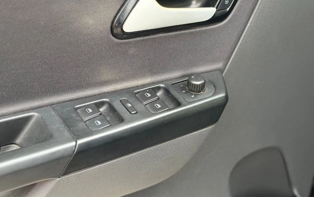imagem-https://www.socarrao.com.br/sc-vehicle-images-prod/1950831/1780510065197-V2hhdHNBcHAgSW1hZ2UgMjAyNi0wNi0wMiBhdCAwOS4zOS40MiAoMSkuanBlZw.jpeg