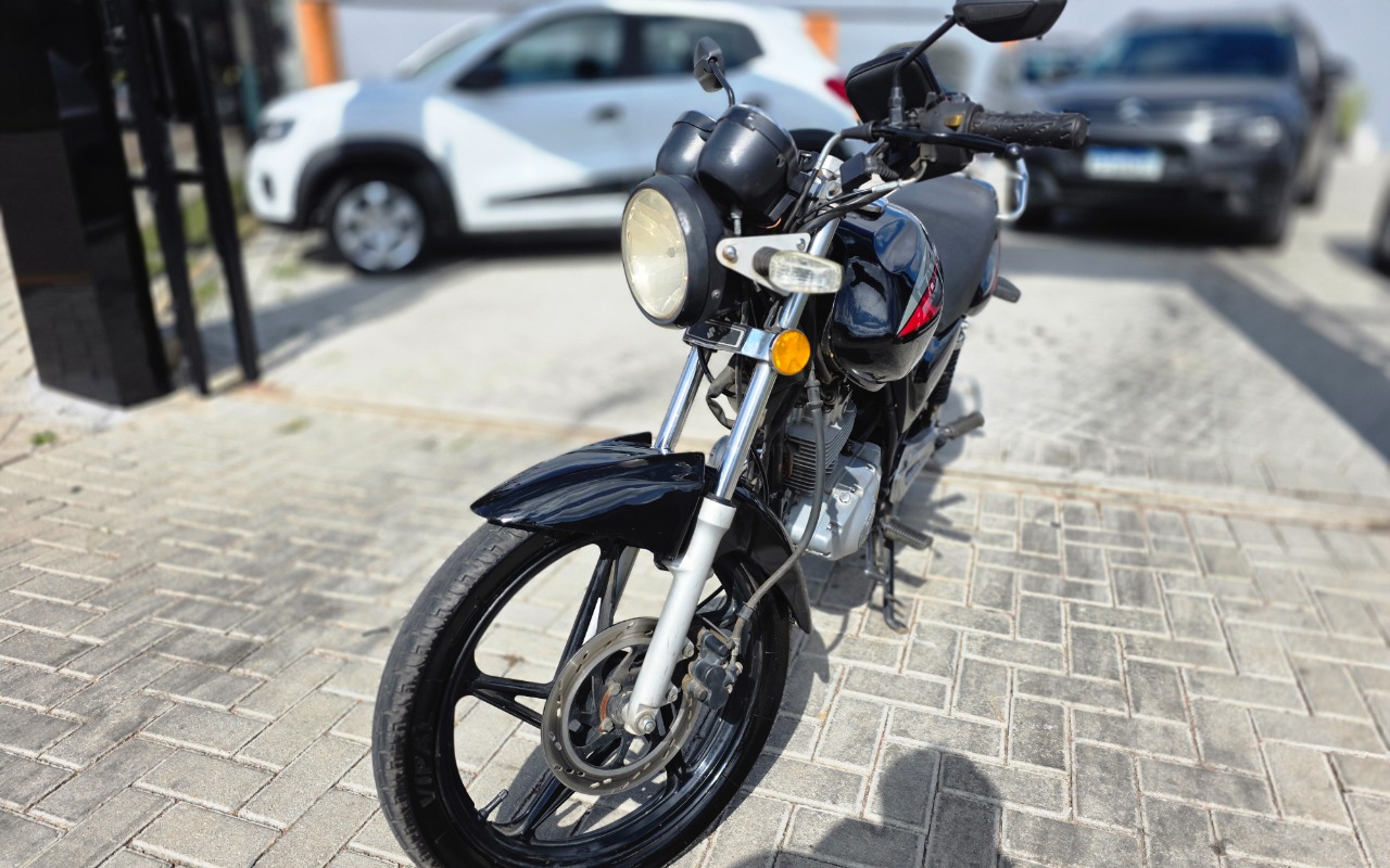 Suzuki EN 125 YES  na cor Preto em Curitiba / PR - 1951402