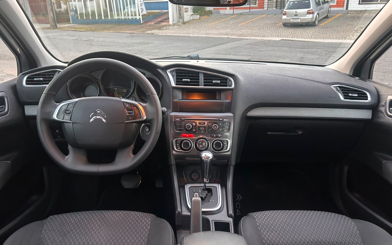 imagem-https://www.socarrao.com.br/sc-vehicle-images-prod/1951608/1784330222173-V2hhdHNBcHAgSW1hZ2UgMjAyNi0wNy0wOSBhdCAxNy4zOC4wMiAoMSkuanBlZw.jpeg