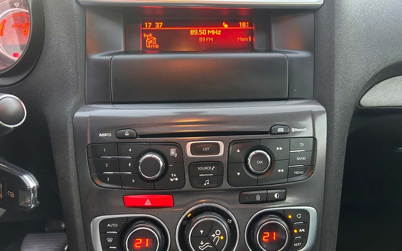imagem-https://www.socarrao.com.br/sc-vehicle-images-prod/1951608/1784330222361-V2hhdHNBcHAgSW1hZ2UgMjAyNi0wNy0wOSBhdCAxNy4zOC4wMiAoMykuanBlZw.jpeg