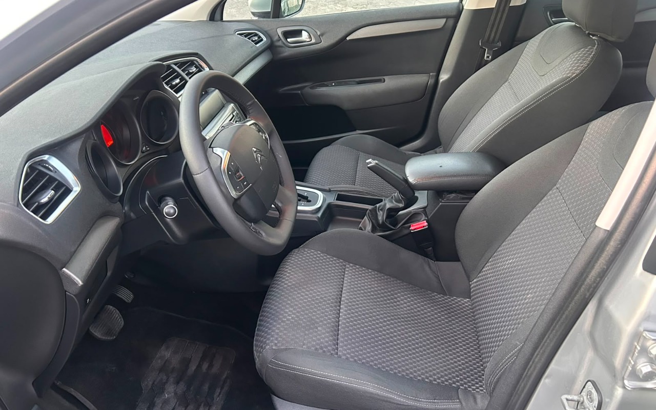 imagem-https://www.socarrao.com.br/sc-vehicle-images-prod/1951608/1784330222618-V2hhdHNBcHAgSW1hZ2UgMjAyNi0wNy0wOSBhdCAxNy4zOC4wMiAoMikuanBlZw.jpeg