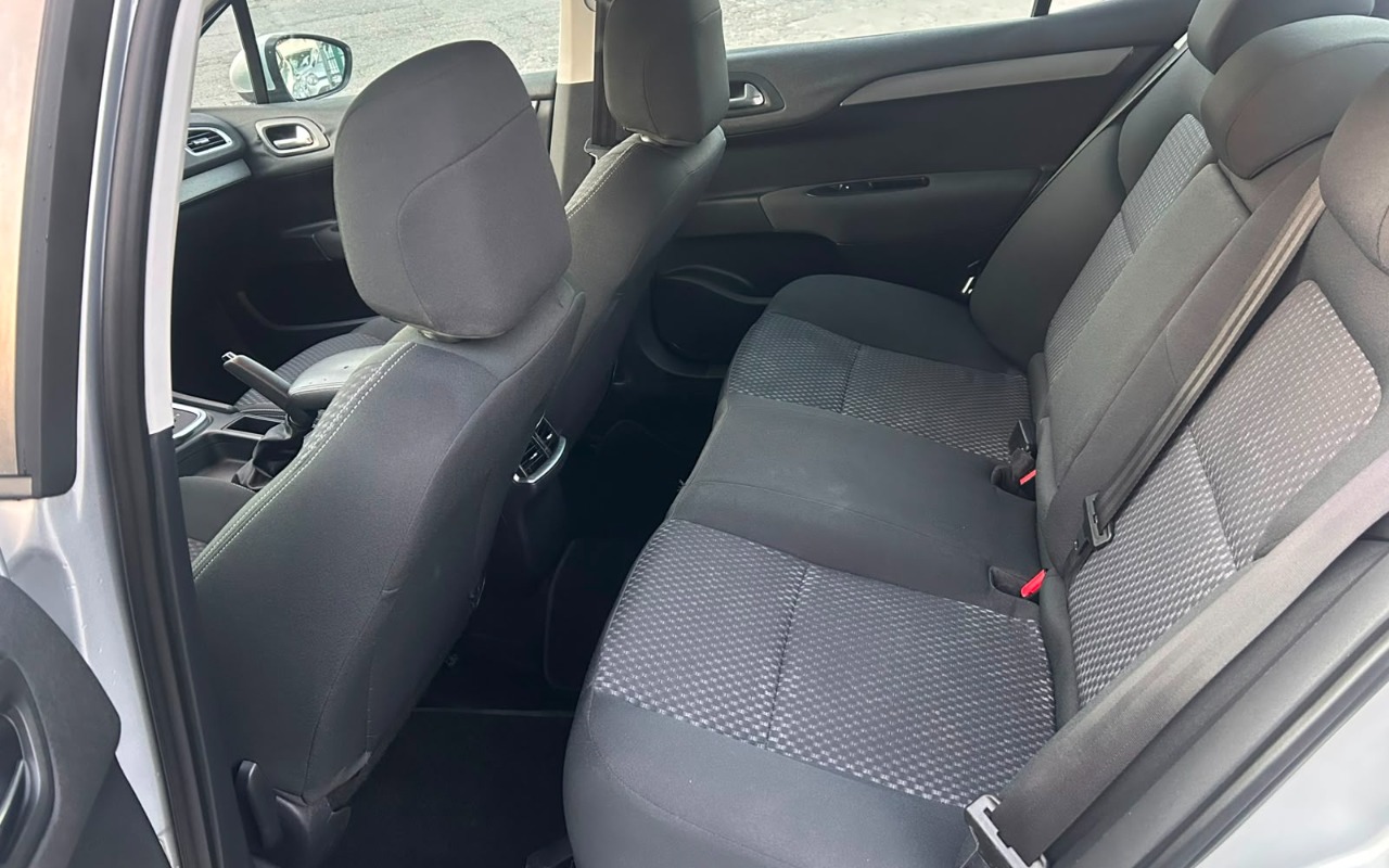 imagem-https://www.socarrao.com.br/sc-vehicle-images-prod/1951608/1784330222850-V2hhdHNBcHAgSW1hZ2UgMjAyNi0wNy0wOSBhdCAxNy4zOC4wMSAoMykuanBlZw.jpeg