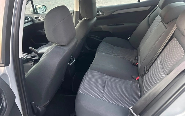 imagem-https://www.socarrao.com.br/sc-vehicle-images-prod/1951608/1784330222850-V2hhdHNBcHAgSW1hZ2UgMjAyNi0wNy0wOSBhdCAxNy4zOC4wMSAoMykuanBlZw.jpeg