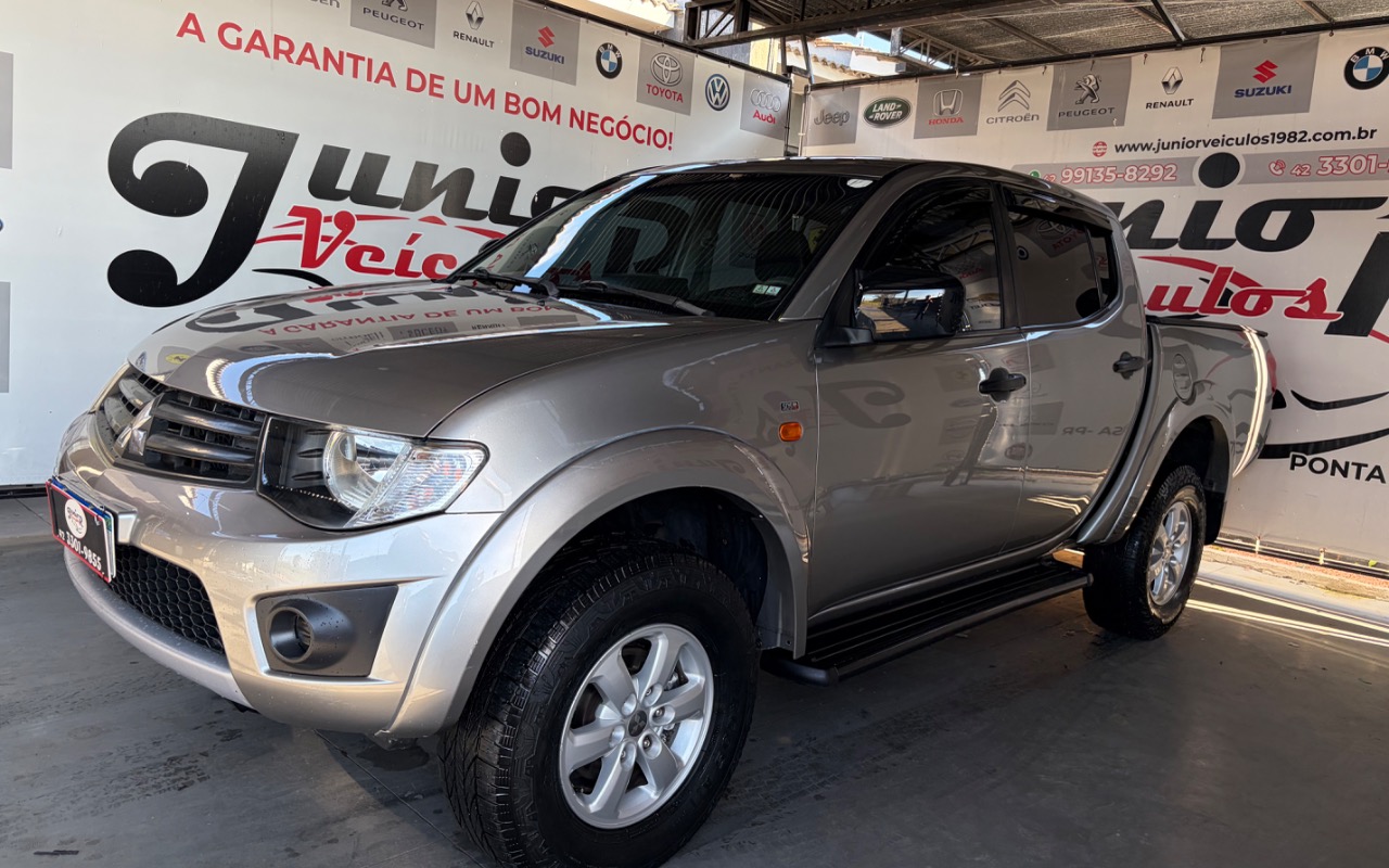 Mitsubishi L200 Triton HLS 2.4 Flex 16V CD Mec. na cor Prata em Ponta Grossa / PR - 1951636