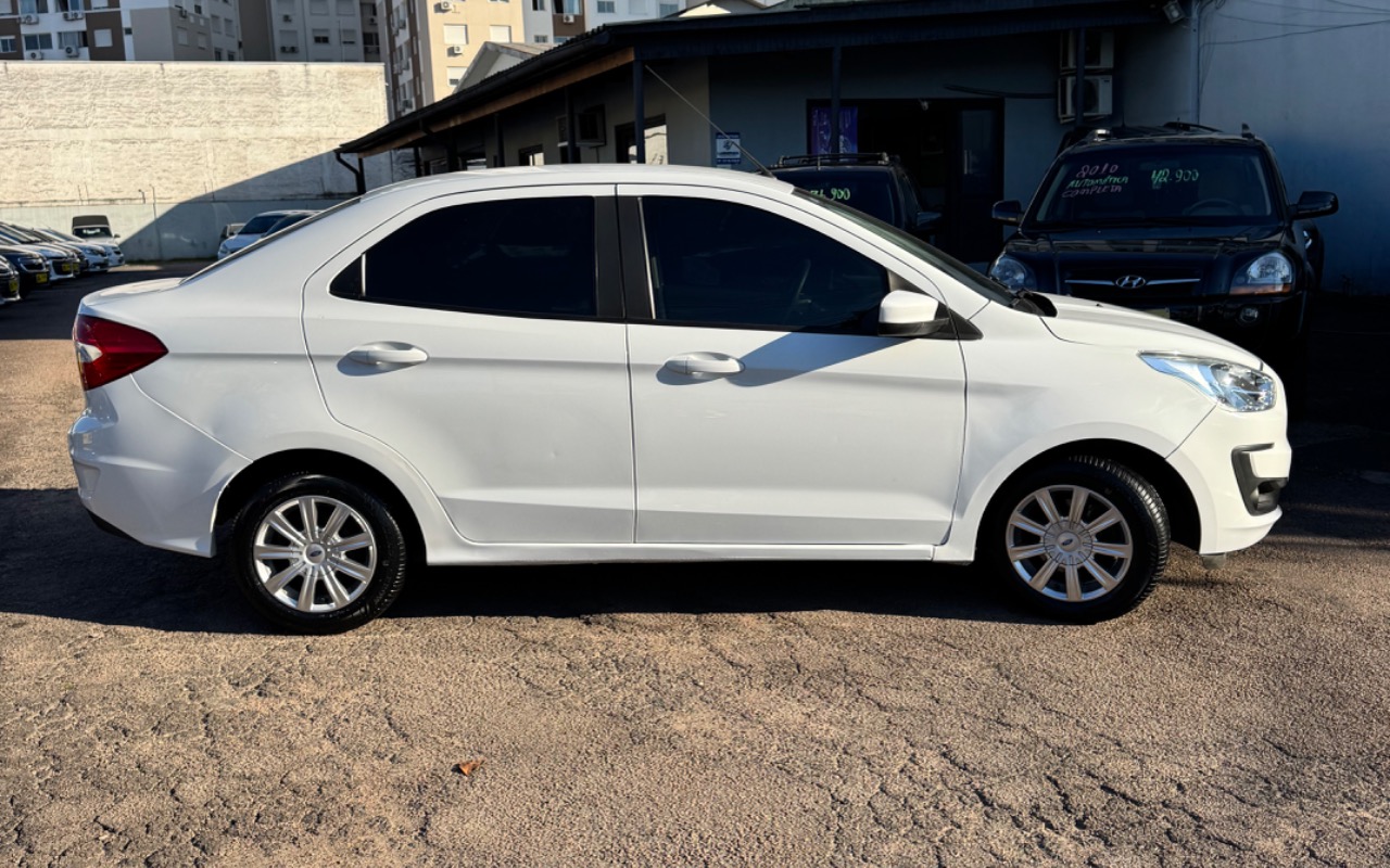 imagem-https://www.socarrao.com.br/sc-vehicle-images-prod/1952718/1780517460254-SU1HXzY3MTYuanBlZw.jpeg