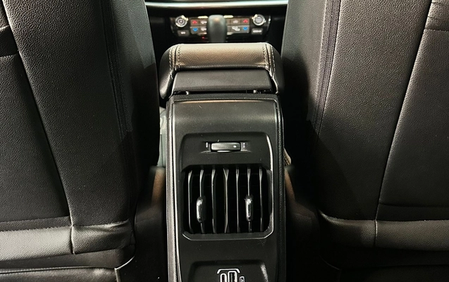 imagem-https://www.socarrao.com.br/sc-vehicle-images-prod/1952992/1780949582055-86bed65a-ddcb-4979-803c-5adaa6d576d2.jpg