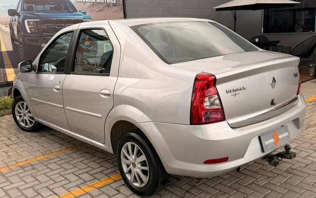 imagem-https://www.socarrao.com.br/sc-vehicle-images-prod/1964123/1780585273151-8122446_5_B_6074721cd8.jpeg