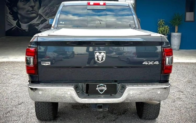 imagem-https://www.socarrao.com.br/sc-vehicle-images-prod/1964276/1780607313676-8155263_8_B_1651666cf5.jpeg