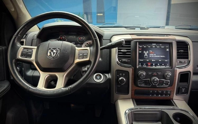 imagem-https://www.socarrao.com.br/sc-vehicle-images-prod/1964276/1780607313684-8155263_15_B_78e816c9d1.jpeg