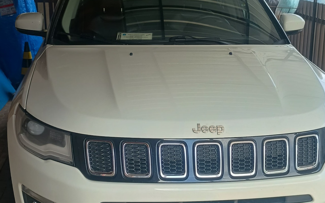 Jeep Compass 2017 Branco — foto 1 de 3