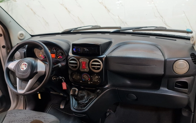 imagem-https://www.socarrao.com.br/sc-vehicle-images-prod/1964414/1780601042328-SU1HLTIwMjYwNjA0LVdBMDA5Ni5qcGc.jpg
