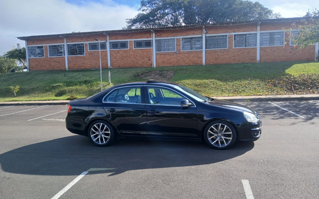imagem-https://www.socarrao.com.br/sc-vehicle-images-prod/1964466/1780606884960-SU1HLTIwMjYwNjA0LVdBMDAxMy5qcGc.jpg