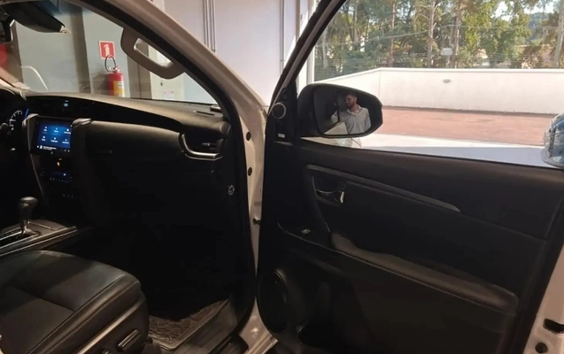 imagem-https://www.socarrao.com.br/sc-vehicle-images-prod/1971995/1787252105077-660646850