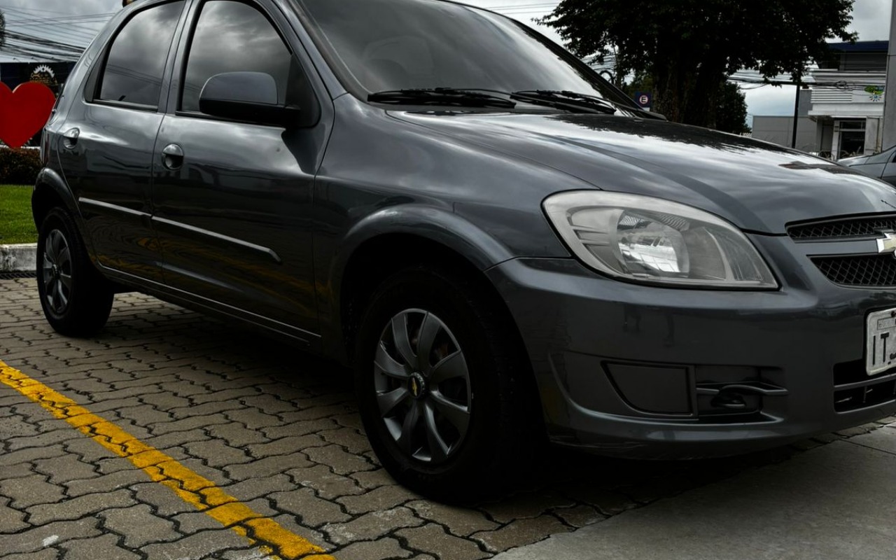 Chevrolet Celta 2013 Cinza — foto 1 de 3