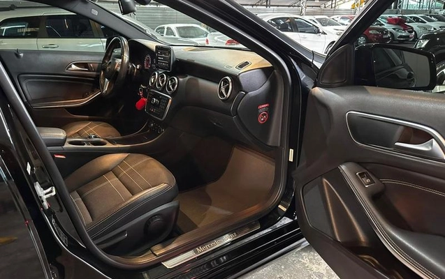 imagem-https://www.socarrao.com.br/sc-vehicle-images-prod/1973570/1786716959845-8157427_0_B_2f91eba587.jpeg
