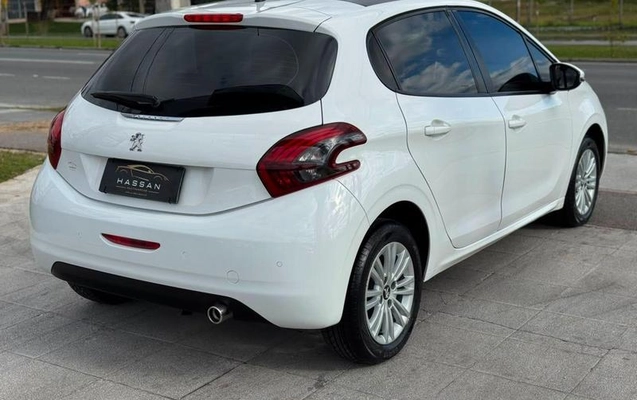 imagem-https://www.socarrao.com.br/sc-vehicle-images-prod/1974890/1789501269936-8158099_2_B_b977190d6d.jpeg