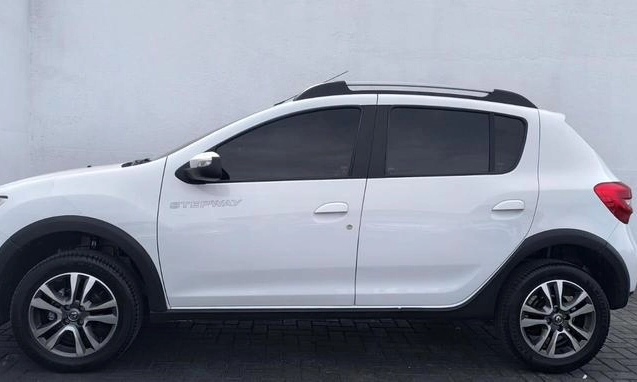 imagem-https://www.socarrao.com.br/sc-vehicle-images-prod/1975070/1790009313444-8158120_9_B_35db30da60.jpeg