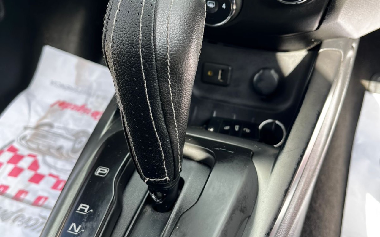 imagem-https://www.socarrao.com.br/sc-vehicle-images-prod/1975857/1780677618352-YTZlM2Y4NzItNzRkNS00MmYxLThjZjMtMTYyN2JjNDc1NDljLmpwZWc.jpeg