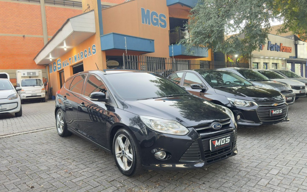 Ford Focus 2.0 16V/SE/SE Plus Flex 5p Aut. na cor Preto em Curitiba / PR - 1977155