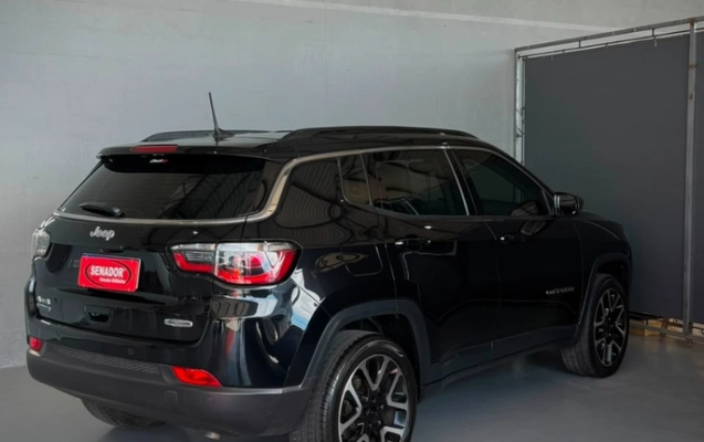 imagem-https://www.socarrao.com.br/sc-vehicle-images-prod/1977297/1783969749387-Ekwi3eOPn6TVVIFaJclif07oc16T6kQ8.jpg