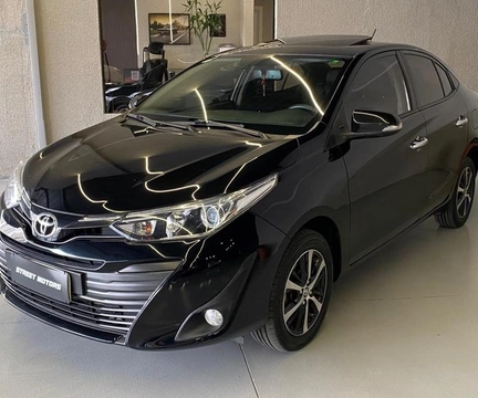 Toyota Yaris 2019 Preto — foto 1 de 3