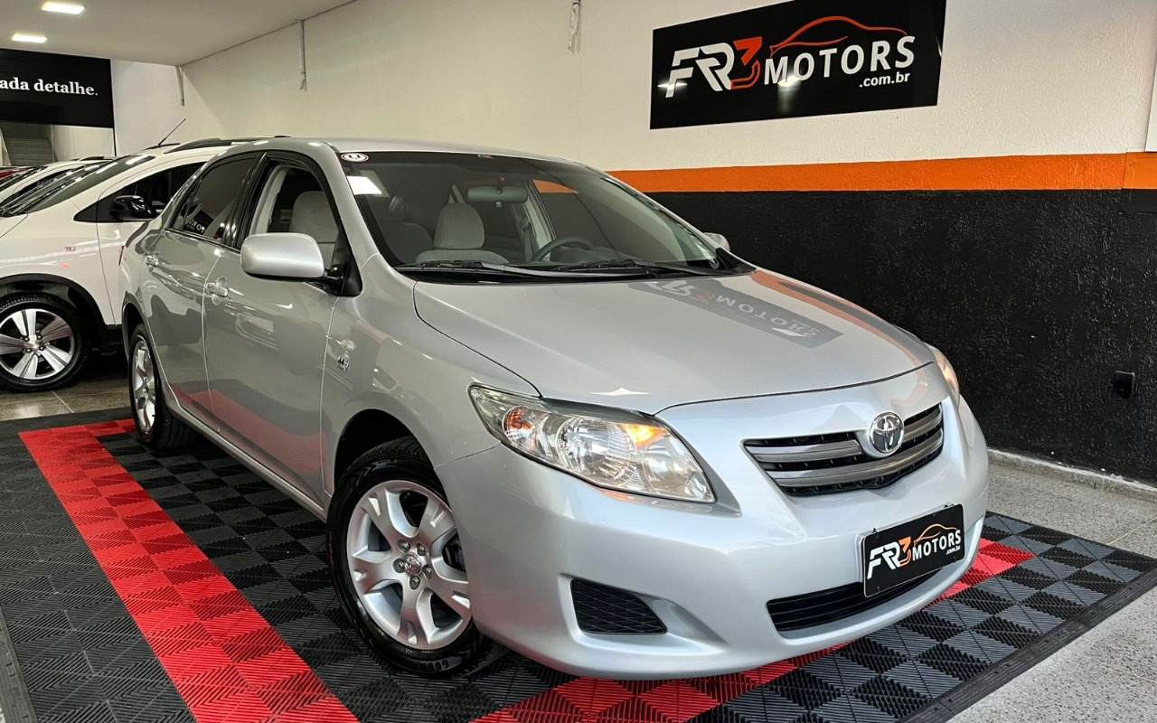 Toyota Corolla 2011 Prata — foto 1 de 3