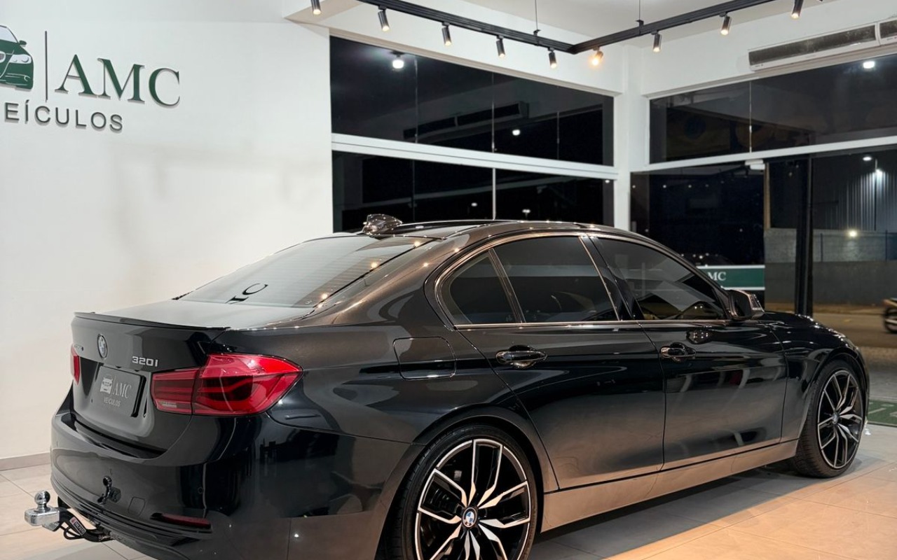 imagem-https://www.socarrao.com.br/sc-vehicle-images-prod/1977476/1780683816436-V2hhdHNBcHAgSW1hZ2UgMjAyNi0wNi0wMSBhdCAxOC4xMC40OCAoMSkuanBlZw.jpeg