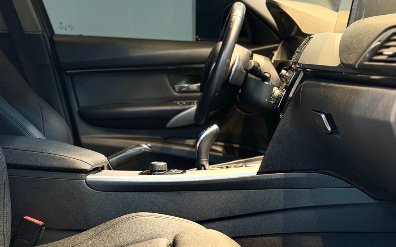 imagem-https://www.socarrao.com.br/sc-vehicle-images-prod/1977476/1780683816723-V2hhdHNBcHAgSW1hZ2UgMjAyNi0wNi0wMSBhdCAxOC4xMC40MiAoMSkuanBlZw.jpeg