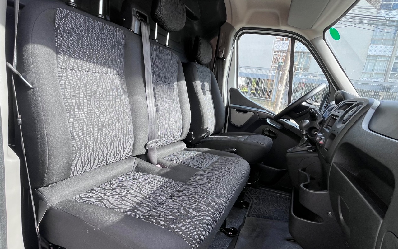 imagem-https://www.socarrao.com.br/sc-vehicle-images-prod/1977506/1780683929983-SU1HXzc5OTMuanBlZw.jpeg
