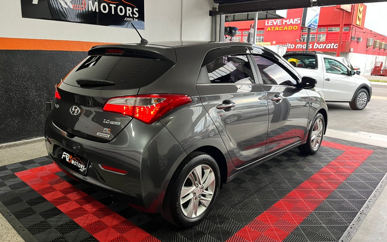 imagem-https://www.socarrao.com.br/sc-vehicle-images-prod/1977530/1780684416119-V2hhdHNBcHAgSW1hZ2UgMjAyNi0wNS0wNCBhdCAxNy4xMC4xMiAoNSkuanBlZw.jpeg