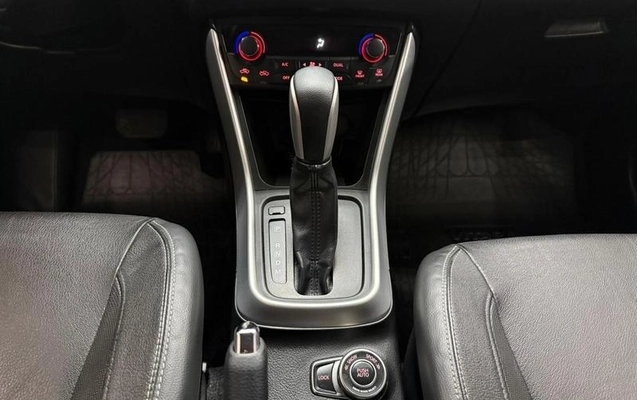 imagem-https://www.socarrao.com.br/sc-vehicle-images-prod/1977935/1788187813121-8139040_12_B_3c7f310ba7.jpeg