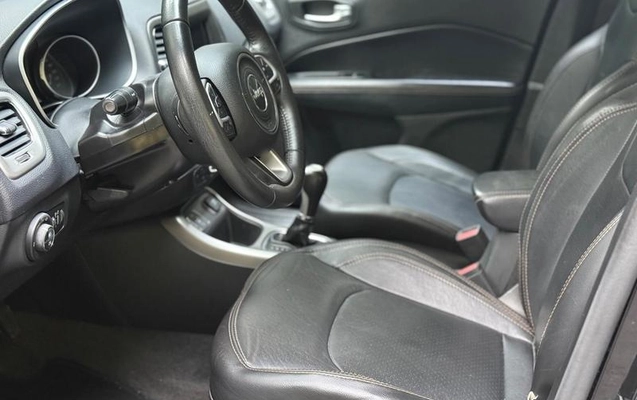 imagem-https://www.socarrao.com.br/sc-vehicle-images-prod/1977967/1781024190135-7775986_13_B_21dc388f45.jpeg