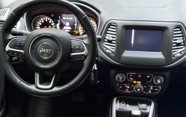 imagem-https://www.socarrao.com.br/sc-vehicle-images-prod/1977967/1781024190137-7775986_15_B_d399b7fd84.jpeg
