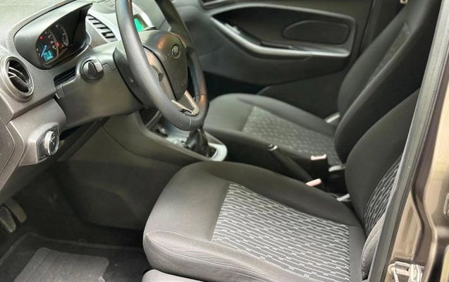 imagem-https://www.socarrao.com.br/sc-vehicle-images-prod/1978054/1781024453134-7814144_9_B_71f1da8938.jpeg