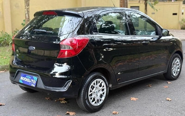 imagem-https://www.socarrao.com.br/sc-vehicle-images-prod/1978112/1786558282465-8049295_16_B_e129aab807.jpeg