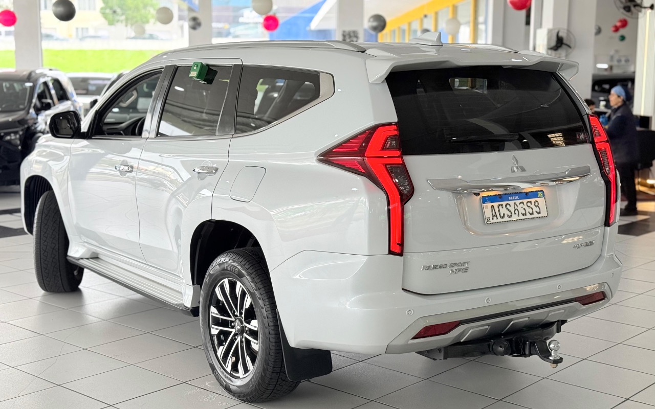imagem-https://www.socarrao.com.br/sc-vehicle-images-prod/1978145/1780686658095-MGU3MjA1MzAtMWQ1Ny00MjgwLWFhZDEtY2EyMzAwYWQ0NjI4LmpwZWc.jpeg